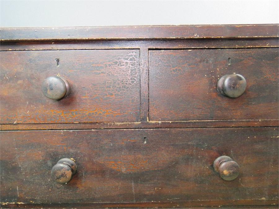 A painted pine chest of drawers, with two short over two long drawers. - Image 2 of 3