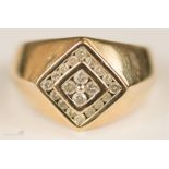 A 9ct gold gentlemans ring, set with paste stones, size S, 8.1g.