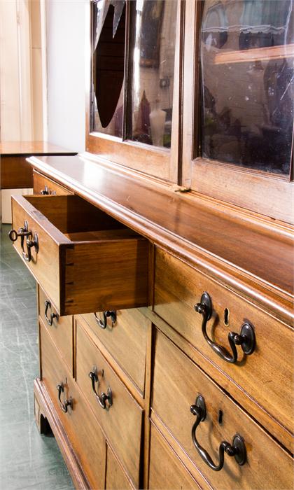 A Chippendale period mahogany bookcase, with astrigal glazed doors enclosing height adjustable - Image 5 of 7