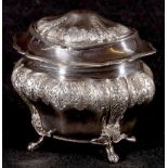 Edwardian silver sucrier of oval form, chased with acanthus, Sheffield 1909, 374g, 11.5cm