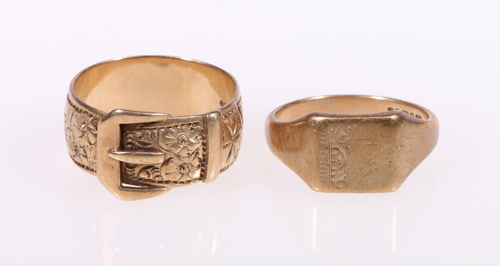 9ct gold buckle ring and a 9ct gold signet ring, 13.