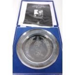 The Annigoni Royal silver jubilee plate, cased, 845g, 23cm.