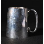 Silver tankard of tapered form, maker Brook & Sons, Edinburgh 1977, 303g, 11.