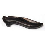 Victorian shoe shaped pocket knife, 7.5cm long.