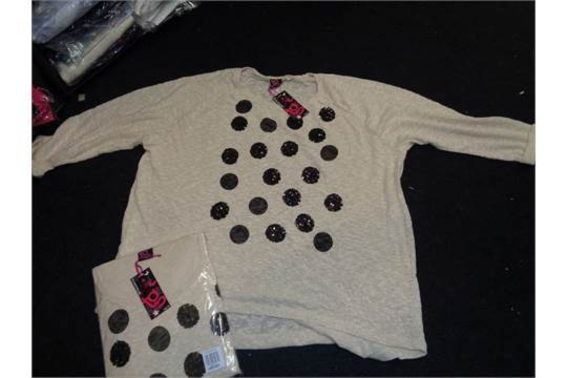 5 X LADIES CREAM SPOTTED JUMPER (DELIVERY BAND A)