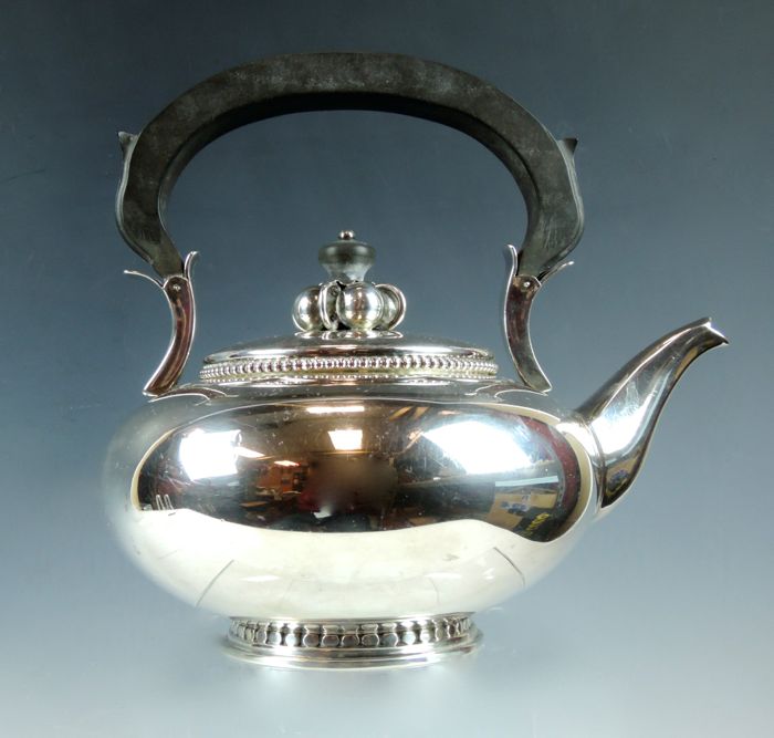 International Sterling Silver Teapot by LaPaglia Mid 20th century modernist, a beautiful and fine - Image 2 of 3