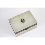 A silver gilt mounted onyx box, C B & Sons, London 1918,