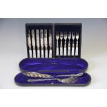 A pair of cased silver fish servers, Lee & Wigfull, Sheffield 1907,