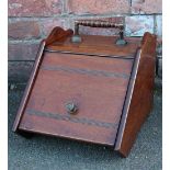 A late Victorian walnut purdonium,