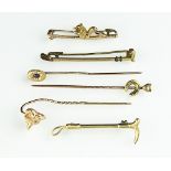 Six assorted brooches and stock pins, to include; a 9ct bi-colour gold 'squirrel' brooch,