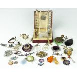 A collection of jewellery to include; a citrine set brooch and further quartz set jewellery,