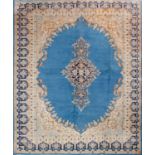 TAPPETO Kirman Imperiale, trama e ordito in cotone, vello in lana. Persia XX secolo Misure: cm 280 x