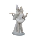 GRUPPO in porcellana Lladro raffigurante "Pierot con ballerina". Spagna XX secolo Misure: h cm 26