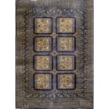 TAPPETO Kashmir, trama e ordito in cotone e vello in lana. Pakistan XX secolo Misure: cm 129 x 169