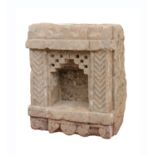 ANTICA TECA in pietra scolpita. Oriente XVIII secolo Misure: cm 24 x 20 x h 30 Starting Price: