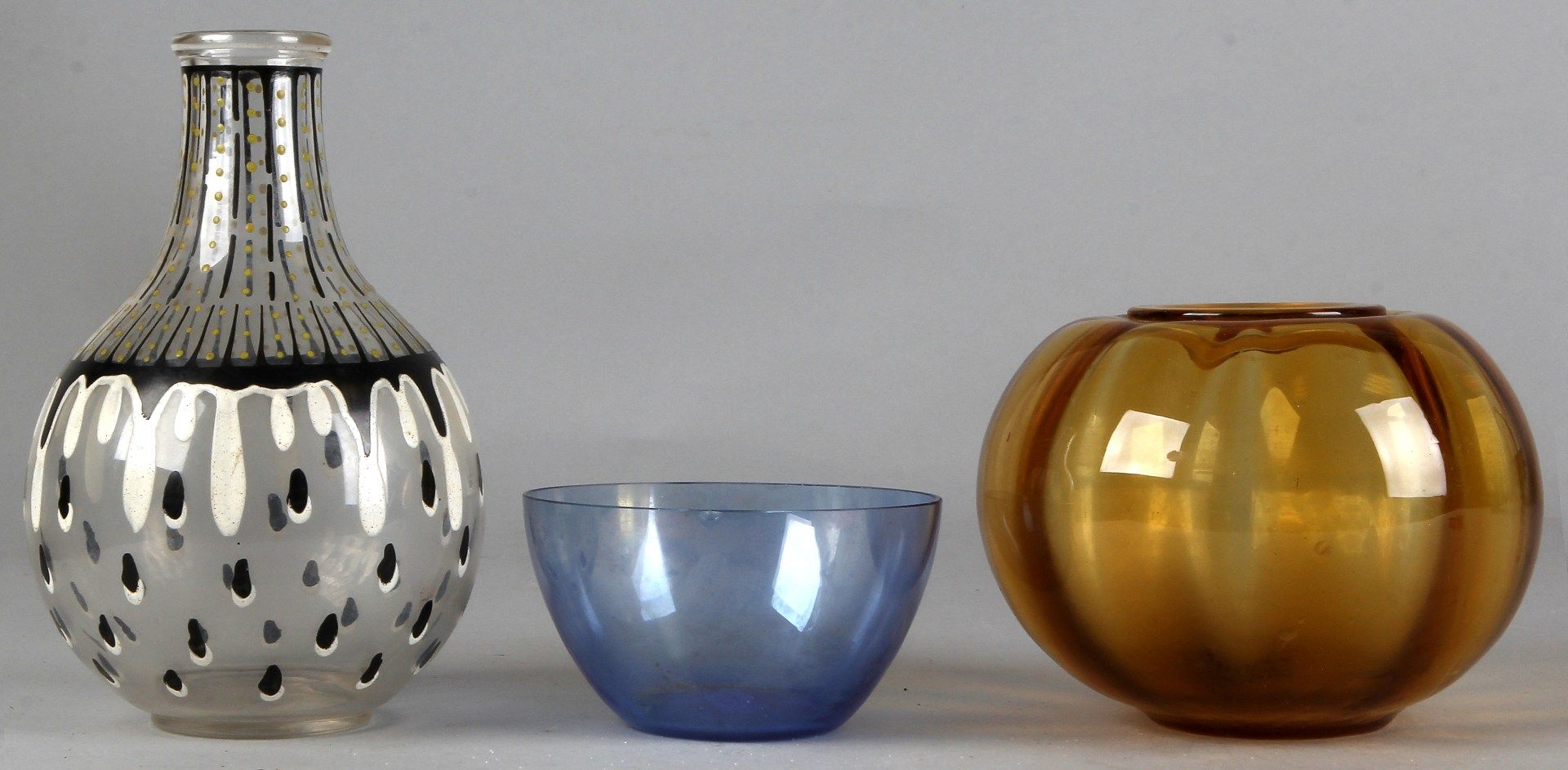 Three parts prewar glass, brown glass bolvaas, blue glass bowl, Art Nouveau glass vase Lanooy 6-