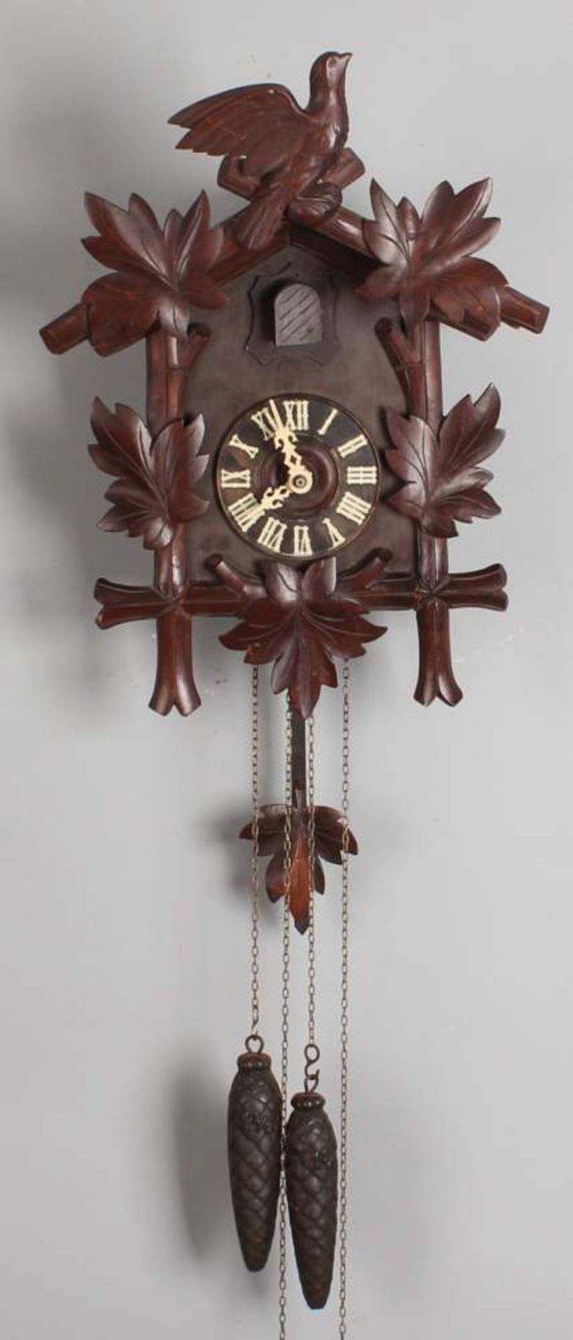 Antique German cuckoo clock circa 1900, in good original condition 44x32x19cm Cond: G Antike