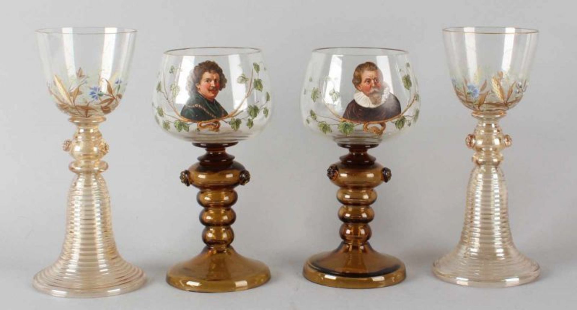 Vier große alte Roemer Weingläser, 4 x Monogramm FH mit Emaille Porträts und Blumendekor. (Haar 3