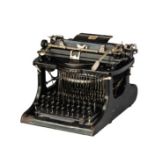 Typewriter - Fox FOX - No:3 - American, 1898. 26x35x28 cm