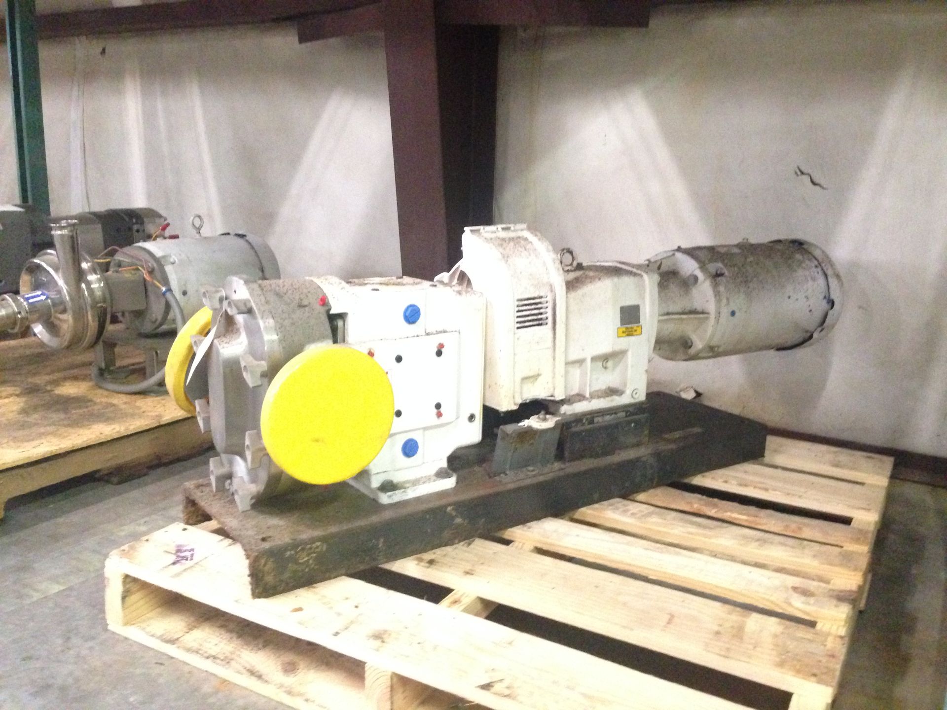 Wright Flow Positive Displacement 10HP 3in IN 3in OUT Model: 1300TRA10 S/N: 12H10642 - Image 2 of 3