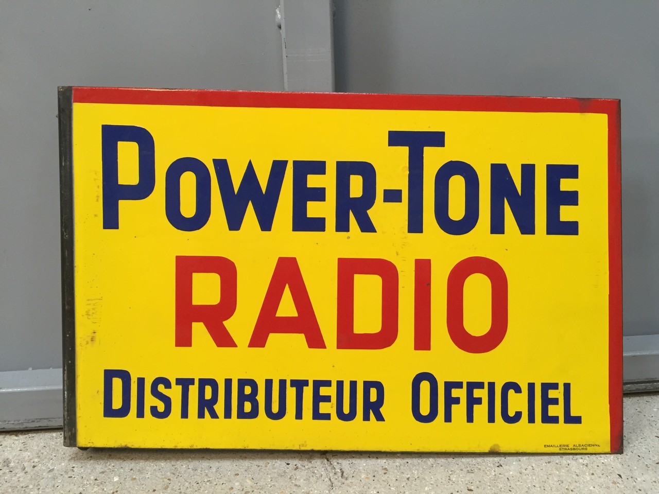 « POWER-TONE RADIO », Panneau publicitaire en tôle émaillée. Double face. Quelques légers manques. - Image 2 of 2