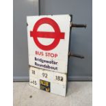 « BUS STOP », Panneau d’arrêt de bus de la station BRIDGEWATER ROUNDABOUT double face en tôle