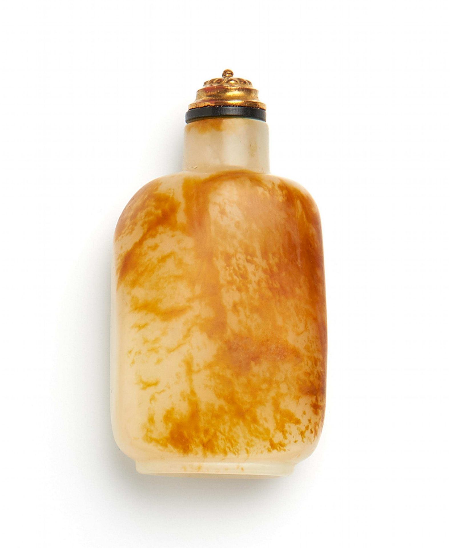 SNUFFBOTTLE FROM MUTTONFAT JADE WITH SKIN. China. Qing dynasty. 18th c. White, somewhat cloudy jade.