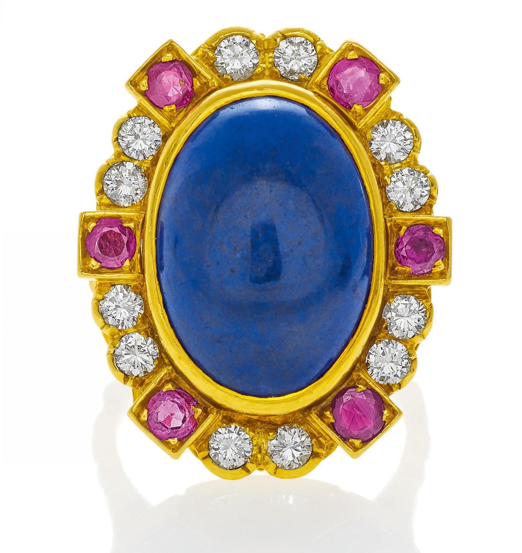 LAPISLAZULI-RING. Indien, um 1990. 750/- Gelbgold, Gesamtgewicht: 13,5g. EU-RM: 54. 12 Brillanten