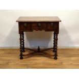 William and Mary sidetable Engelse wortel en walnoten gefineerde sidetable met rechthoekig blad