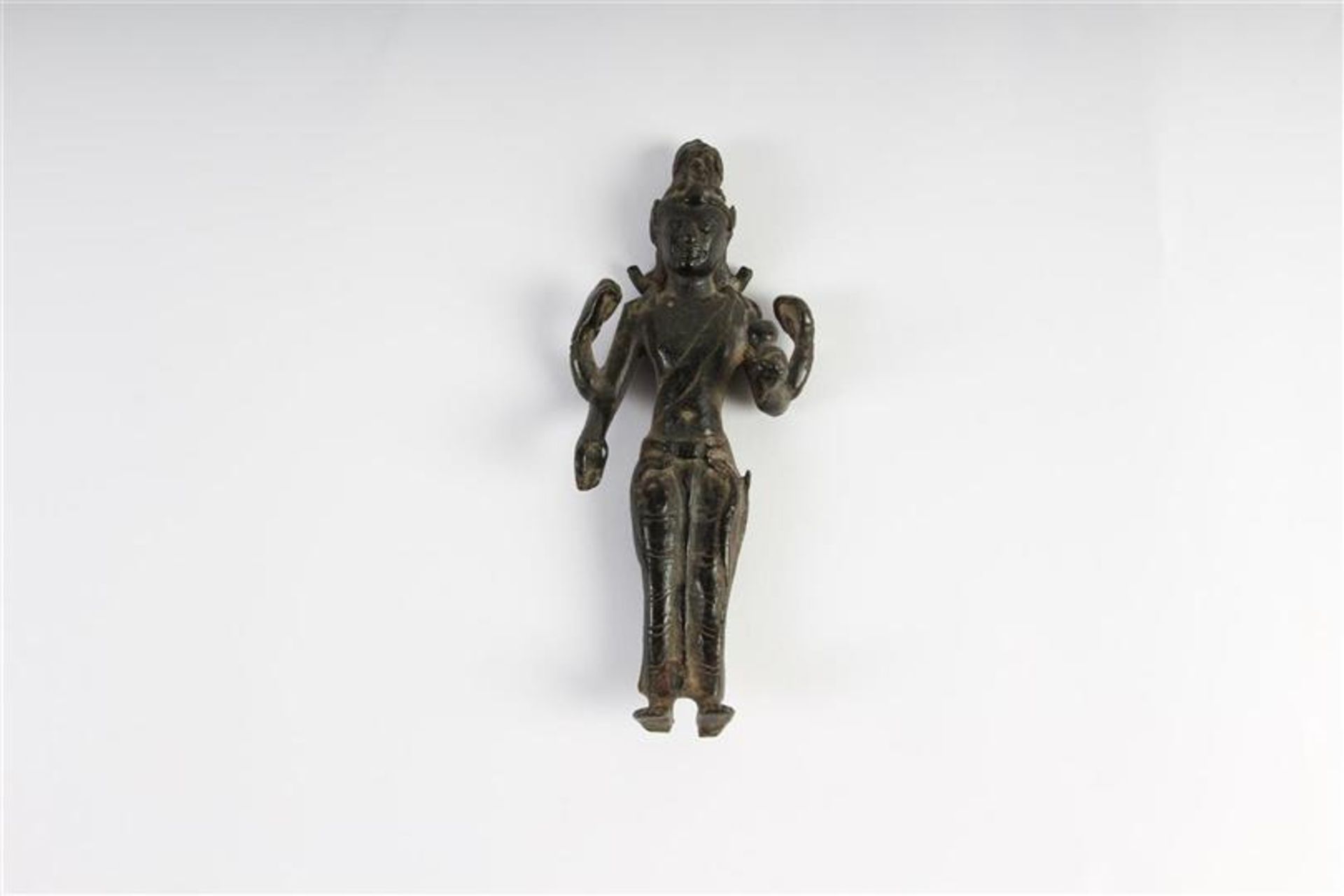 Bronzen sculptuur, India.  H: 11.5 cm.