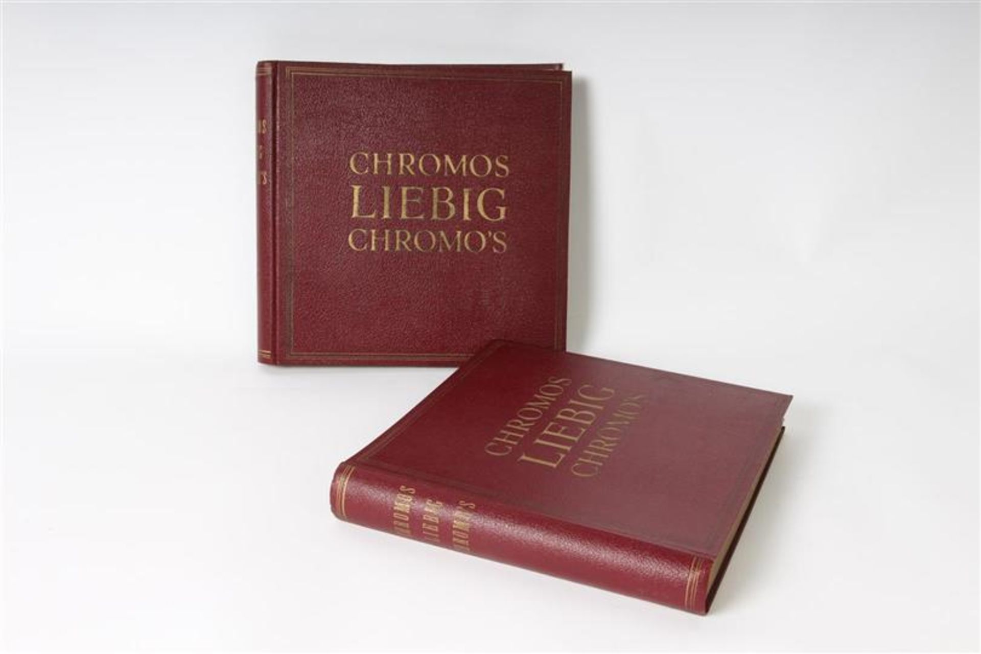 Twee albums met Chromos Liebig plaatjes.