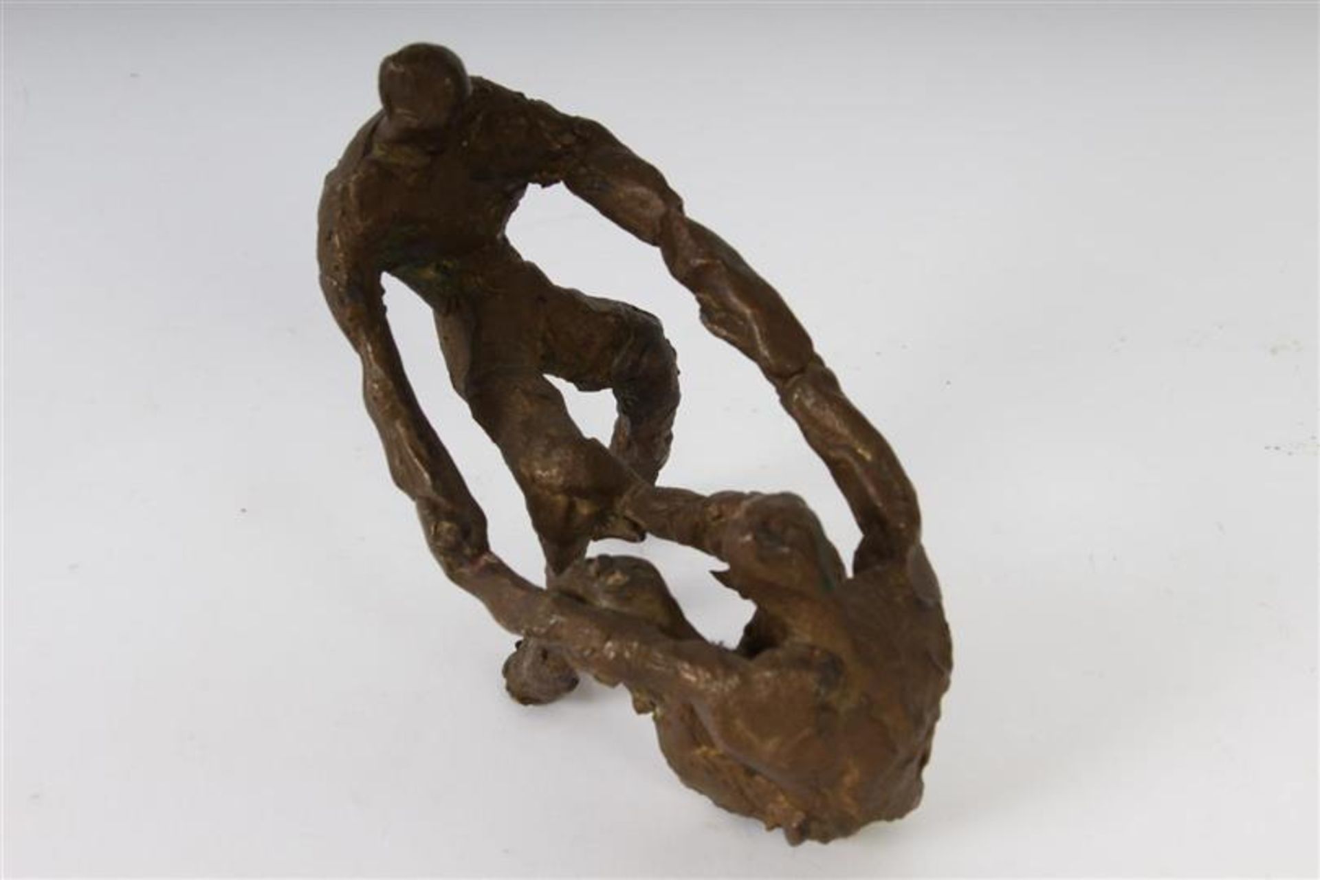Bronzen beeldengroepje 'de helpende hand'. - Bild 5 aus 5