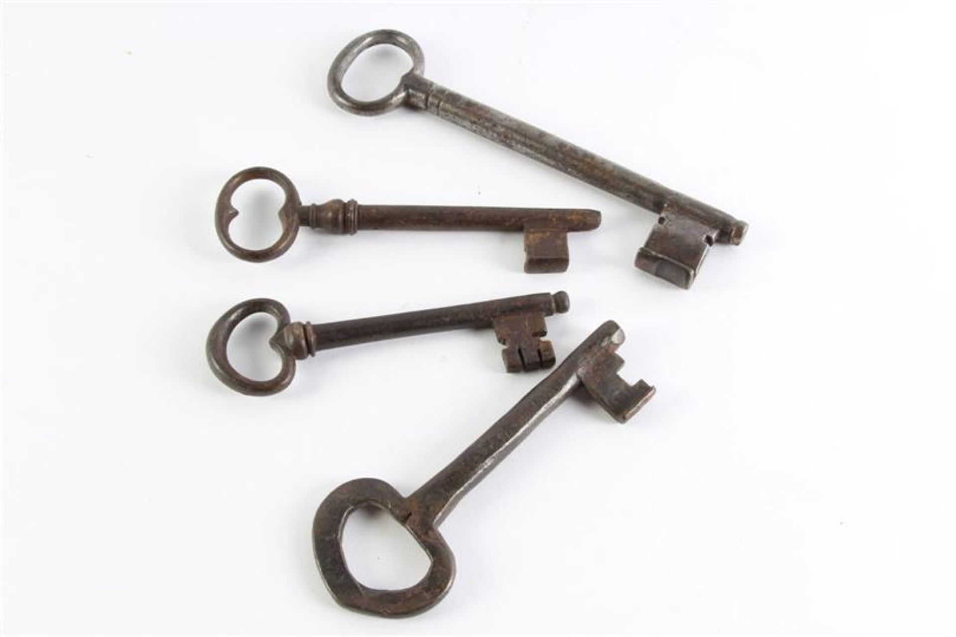 Vier diverse sleutels, 17e/ 18e eeuw. - Bild 2 aus 3
