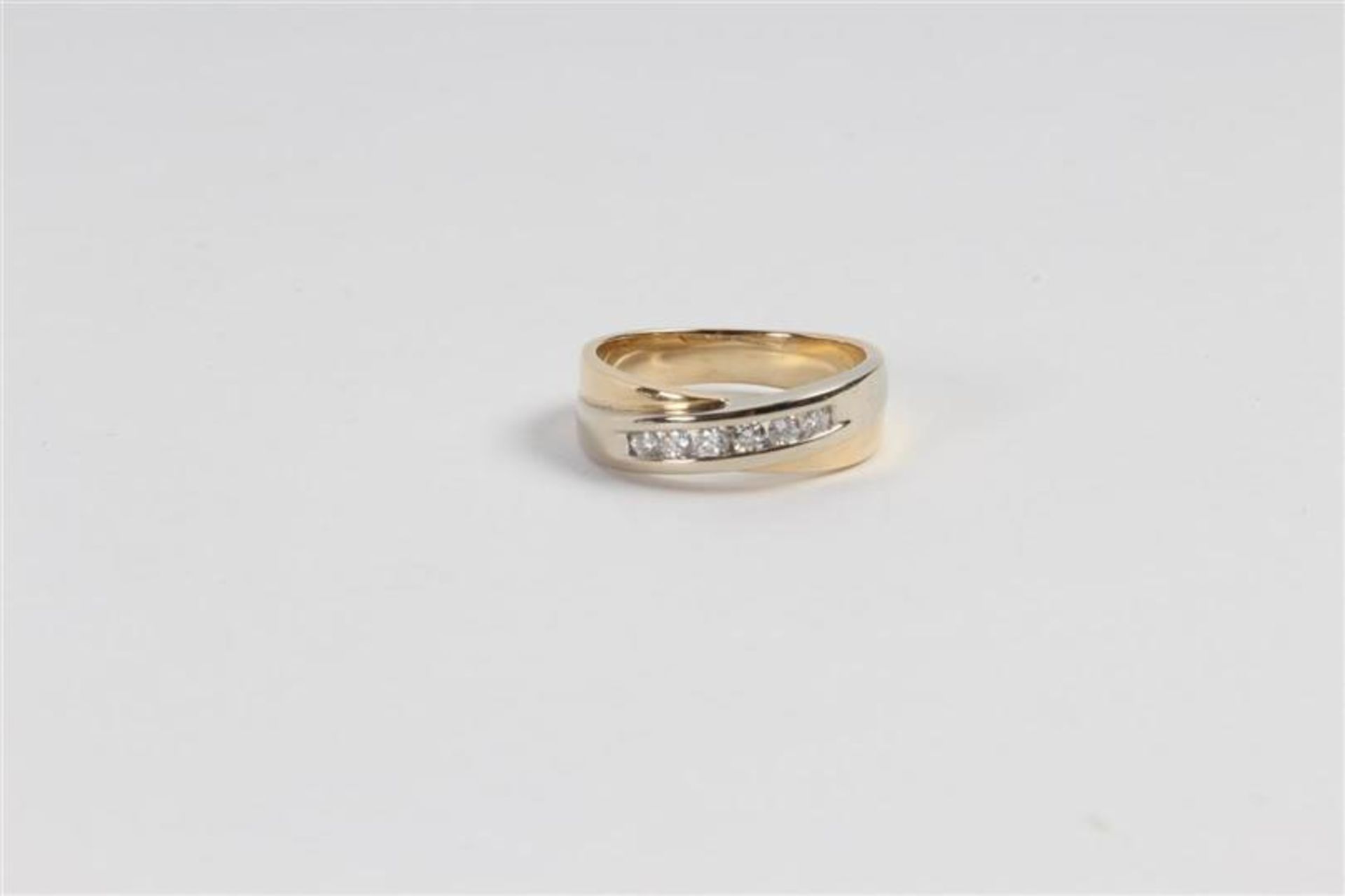 Bicolor gouden ring met briljantjes. Ringmaat: 18, Gewicht: 5.7 g. - Bild 2 aus 2