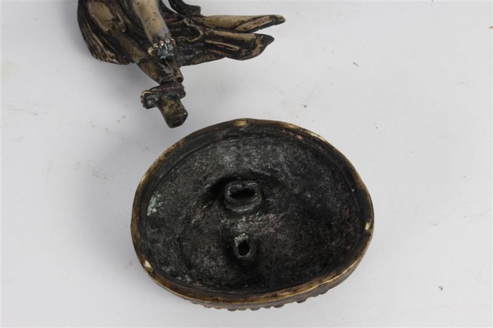 Brons met zilveren Boeddha, vroeg 20e eeuw met defect. H: 24 cm. - Bild 9 aus 9