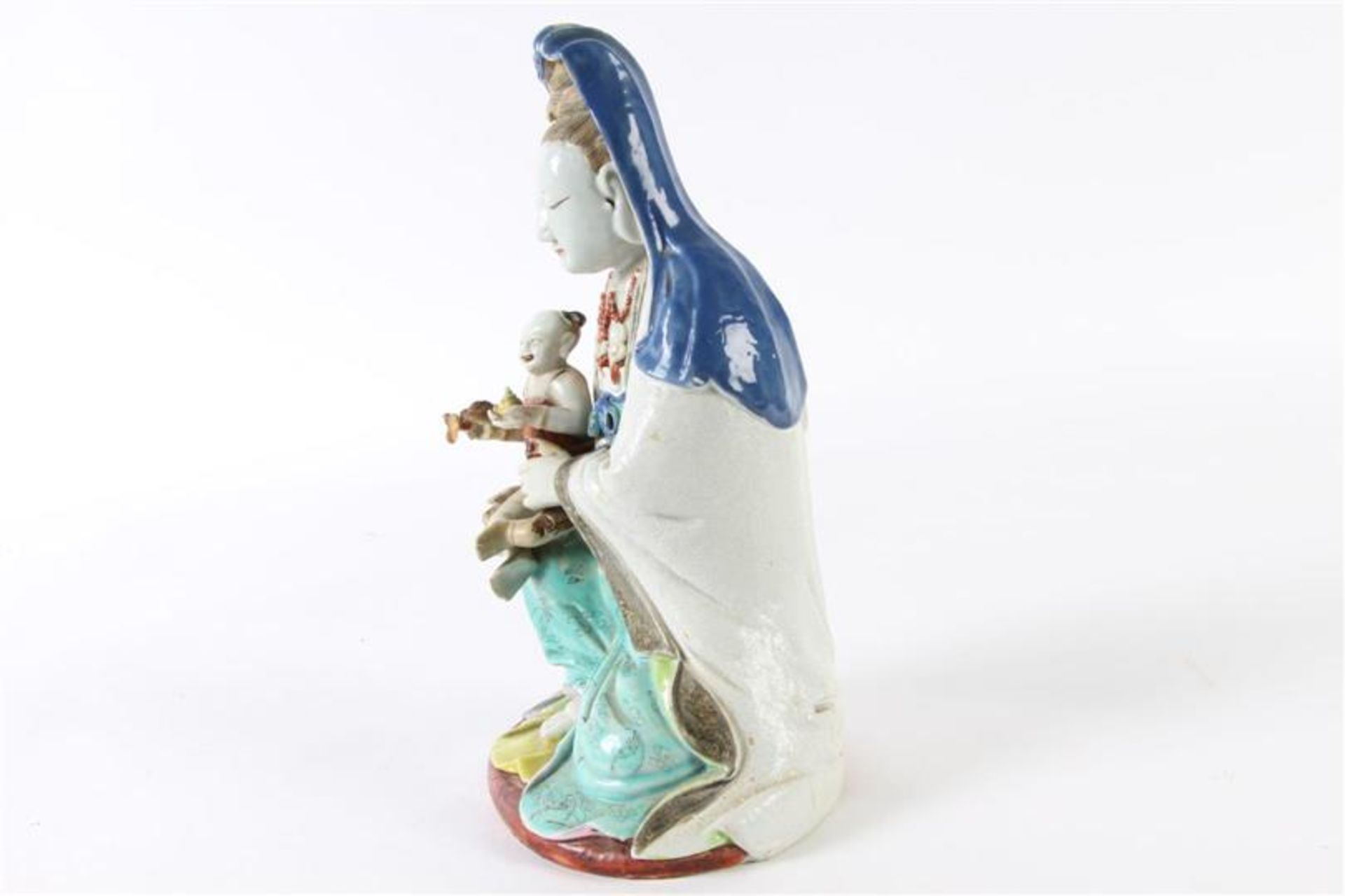 Porseleinen polychroom Kwan Yin beeld met defecten. H: 24.5 cm. - Bild 11 aus 12