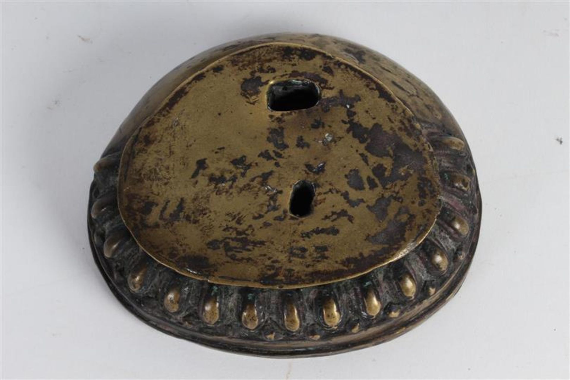 Brons met zilveren Boeddha, vroeg 20e eeuw met defect. H: 24 cm. - Bild 8 aus 9
