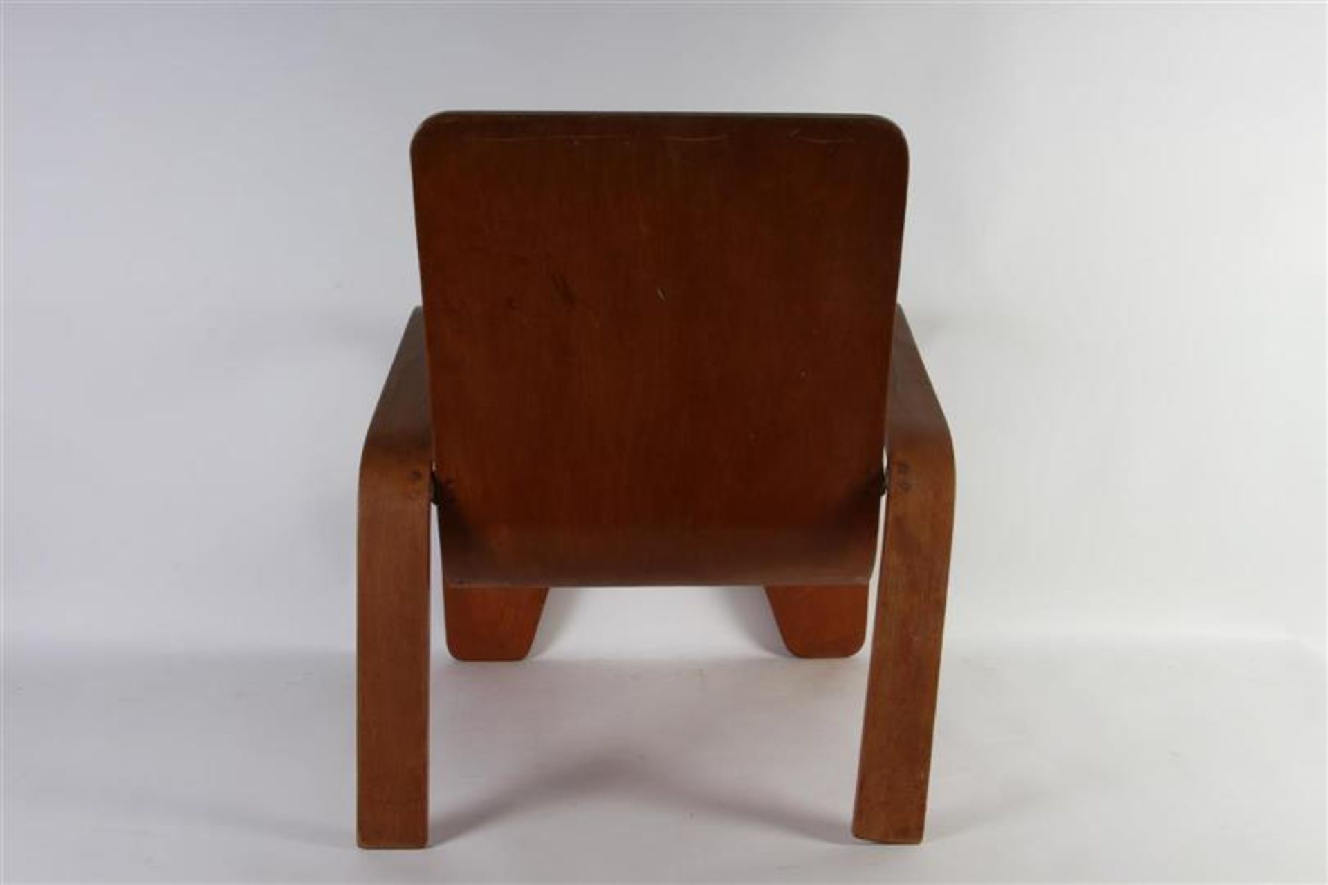 Stoel LaWo I, Han Piek. LaWo staat voor Laminated Wood, de stoel is uit één stuk gelamineerd hout - Bild 3 aus 8