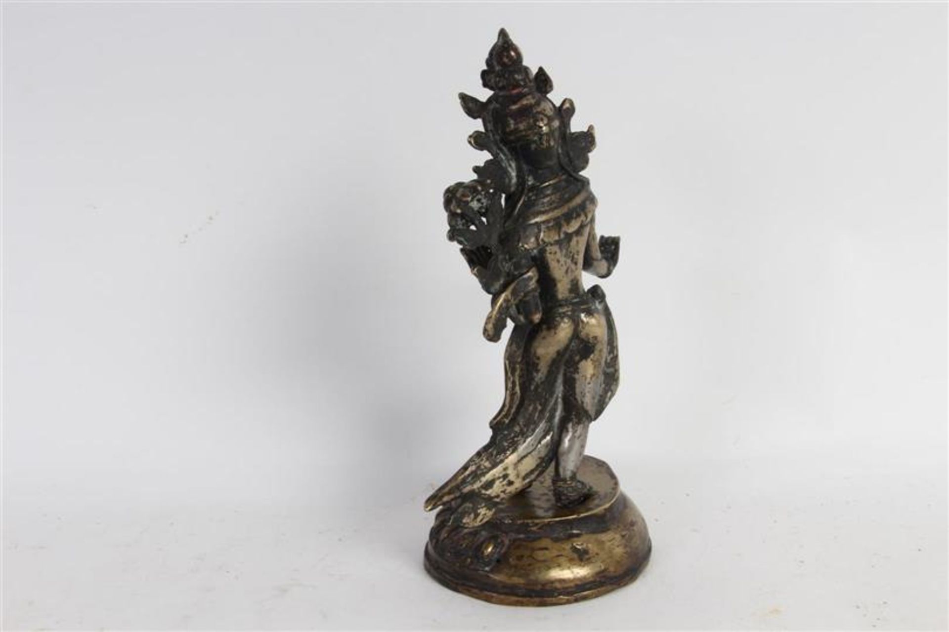 Brons met zilveren Boeddha, vroeg 20e eeuw met defect. H: 24 cm. - Bild 4 aus 9