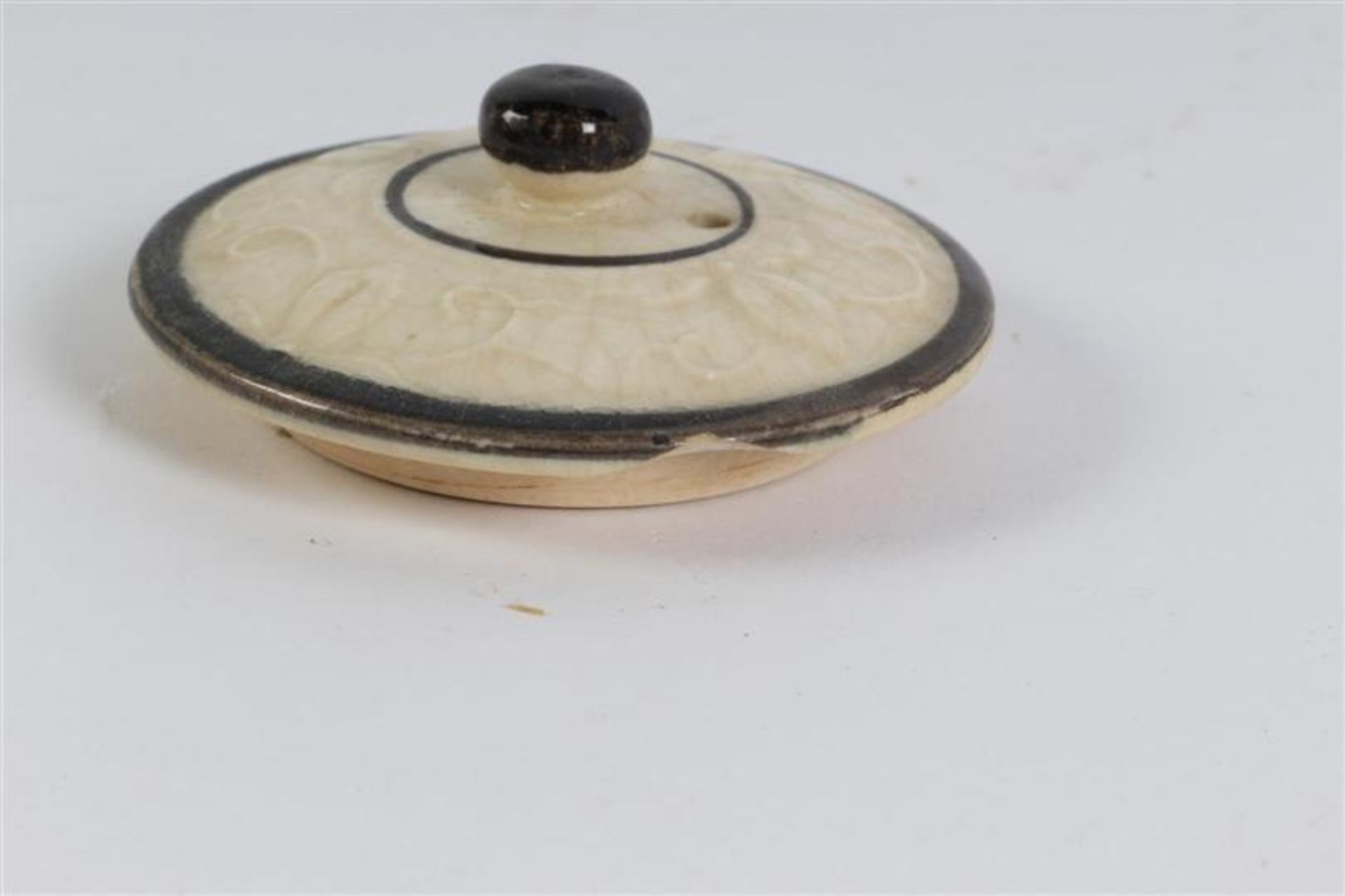 Chinees theepotje met chip aan onderkant deksel, Chinees kommetje en schoteltje. Toegevoegd Regout - Bild 3 aus 18