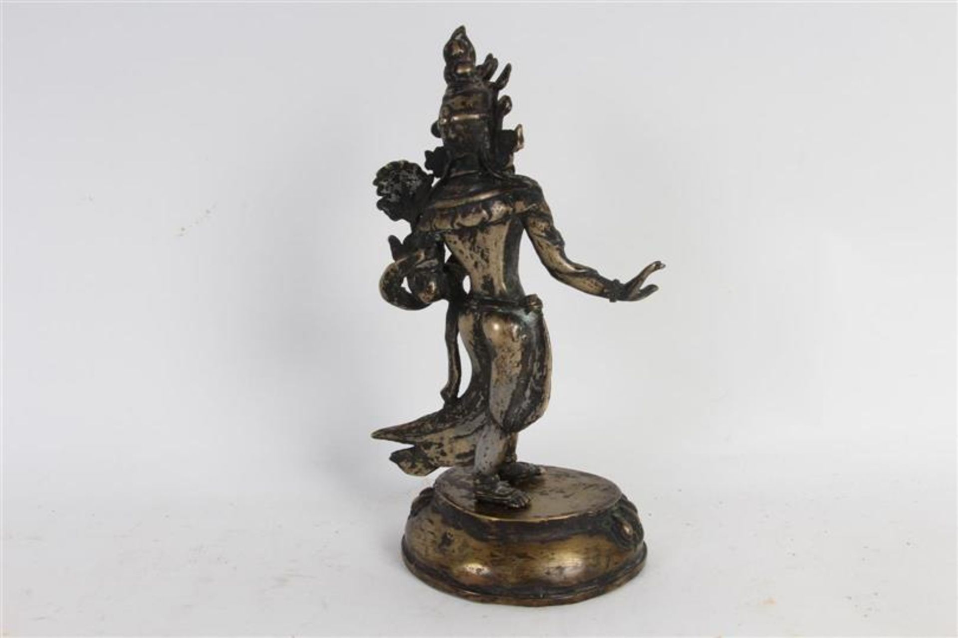 Brons met zilveren Boeddha, vroeg 20e eeuw met defect. H: 24 cm. - Bild 3 aus 9