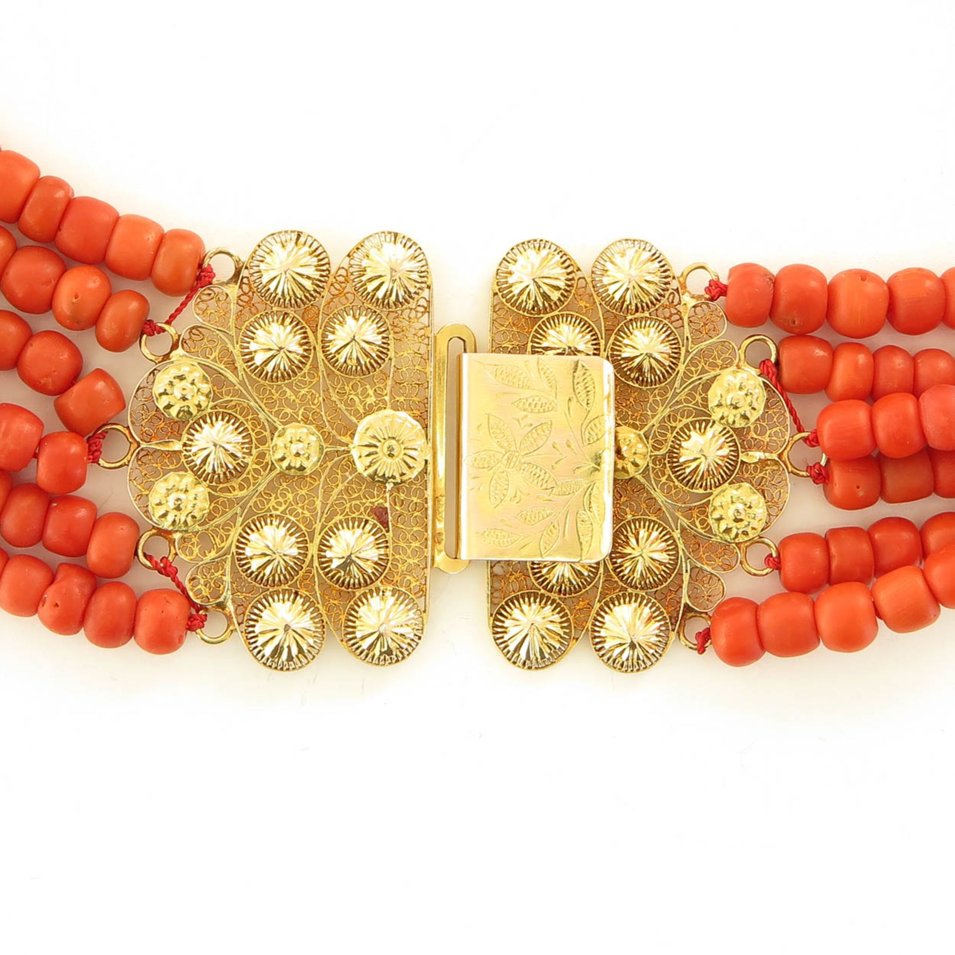 19th Century 6 Strand Red Coral Necklace on 14KG Clasp - Bild 2 aus 3