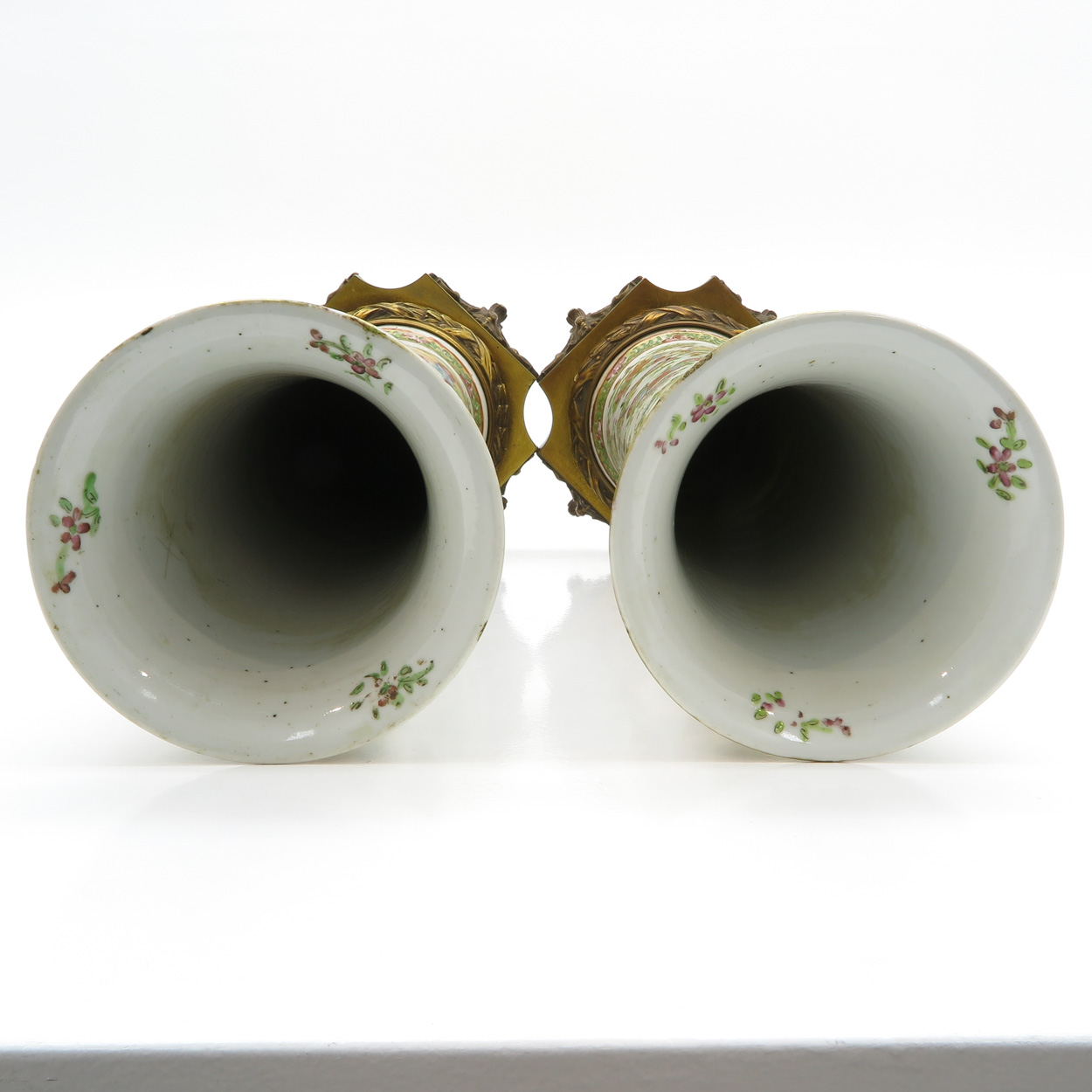 Lot of 2 19th Century Cantonese Vases - Image 5 of 6