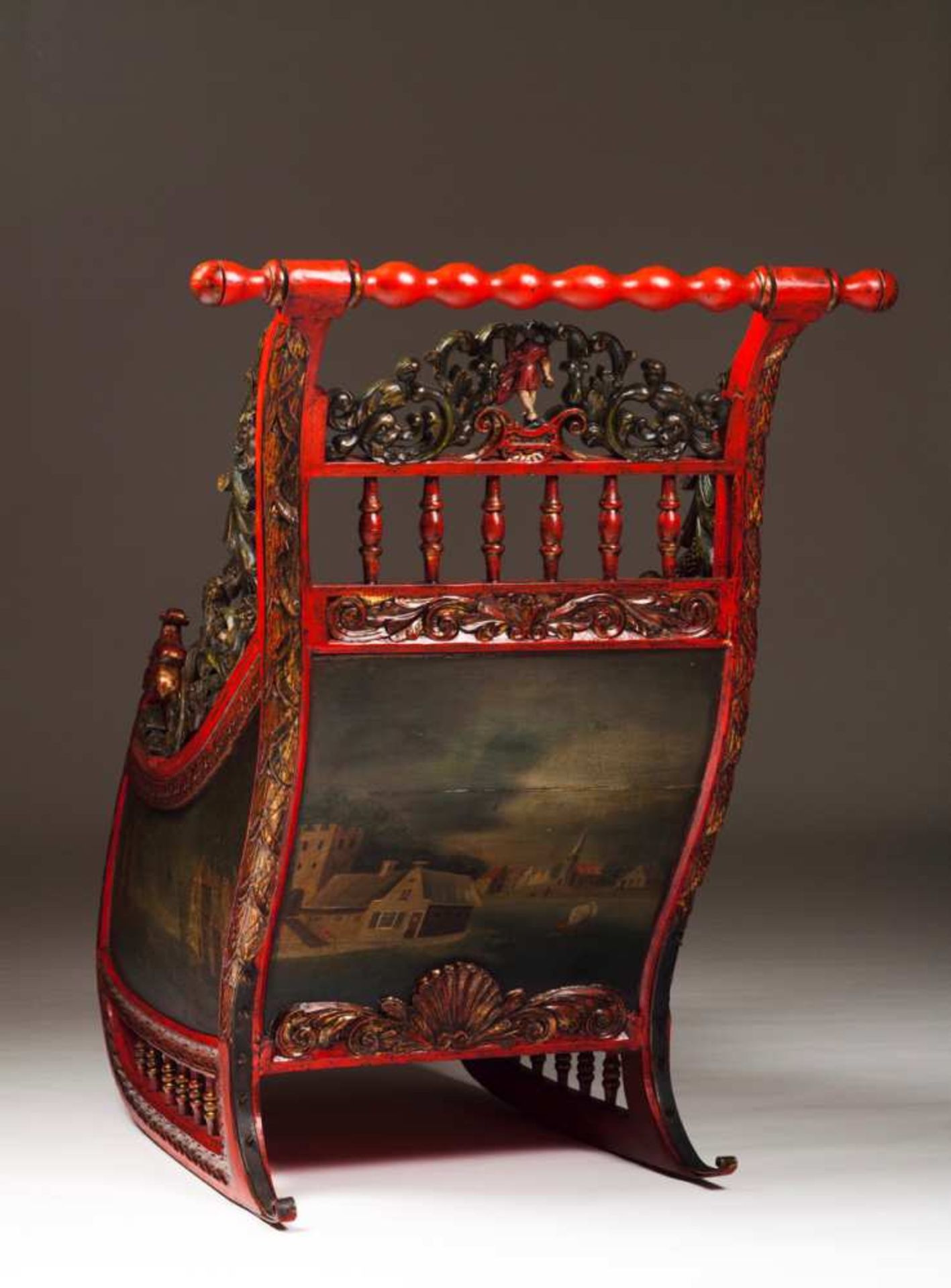 A children sled Painted and gilt wood Turned handle, carved back with figure at the centre and - Bild 6 aus 10