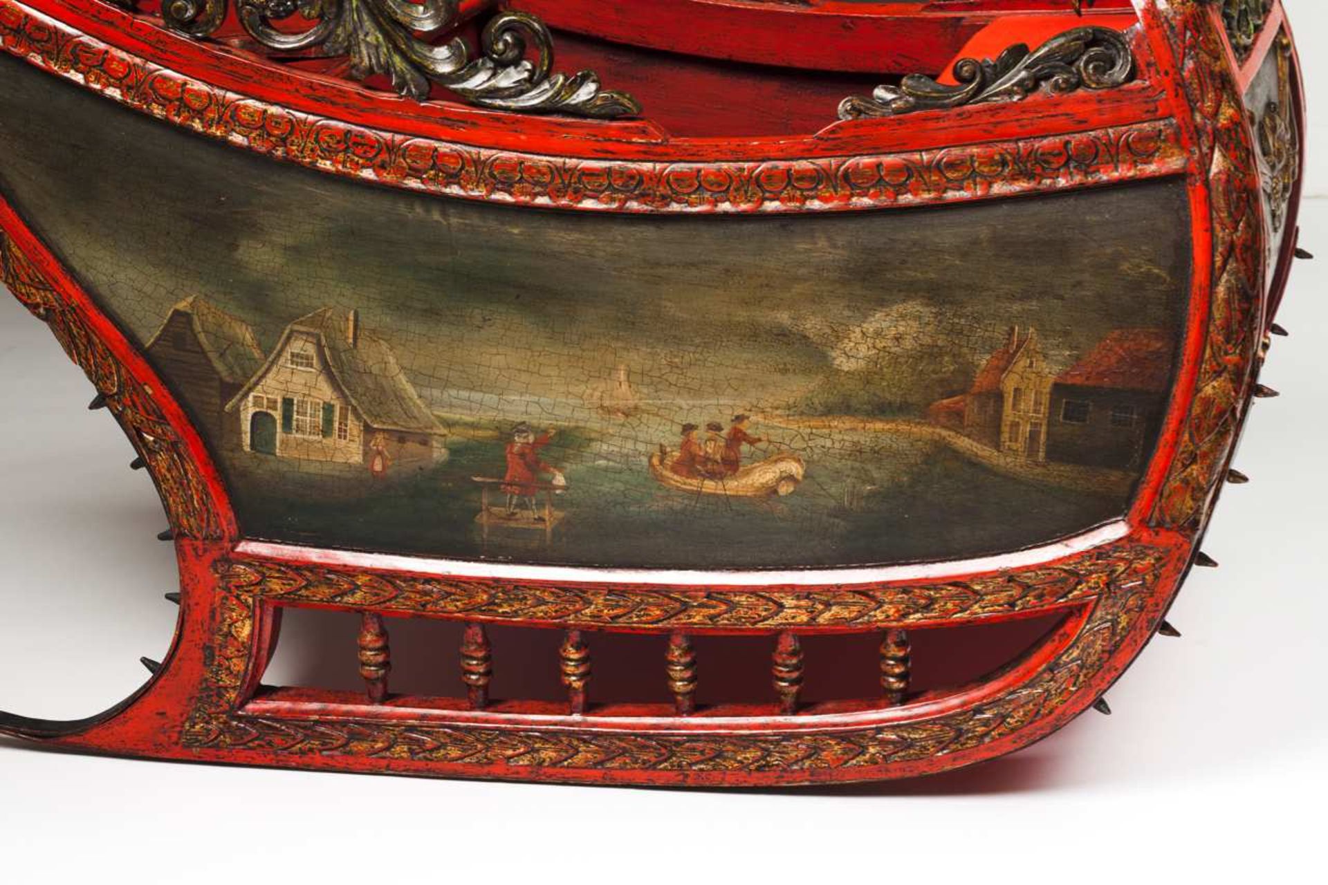 A children sled Painted and gilt wood Turned handle, carved back with figure at the centre and - Bild 7 aus 10