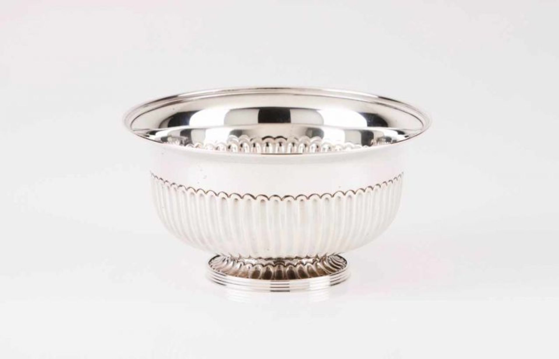 A fluted bowl Portuguese silver Fluted decoration Porto assay mark (1938-1984) and maker's mark (