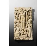 Englisch, Nottingham () Kreuzigung Christi. Um 1480 Alabaster. 50 × 28 × 4,5 cm ( 19 ⅝ × 11 × 1 ¾