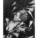 Ilse Bing (Frankfurt/Main 1899 – 1998 New York) „Salut de Schiaparelli“. 1934 Silbergelatineabzug,