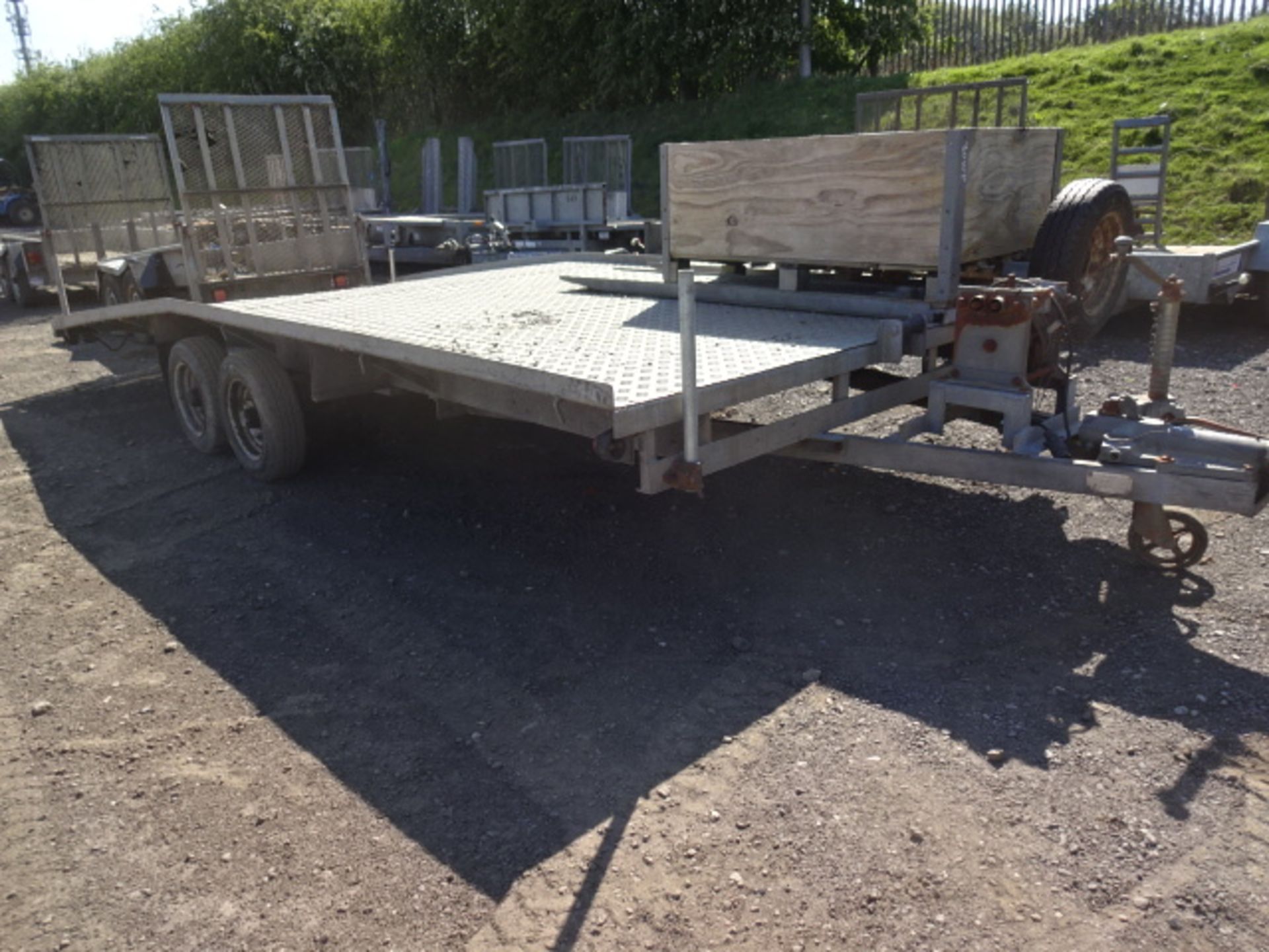 INDESPENSION 16' beavertail trailer c/w ramps (ball hitch)
