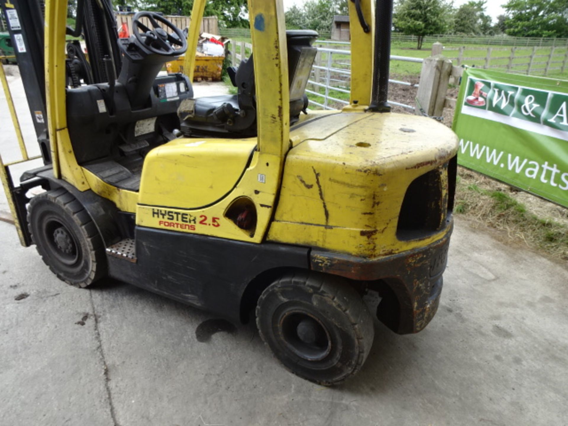 2005 HYSTER H2.5FT 2.5t diesel driven forklift truck S/n: L177B01781C with triplex free-lift - Image 5 of 9